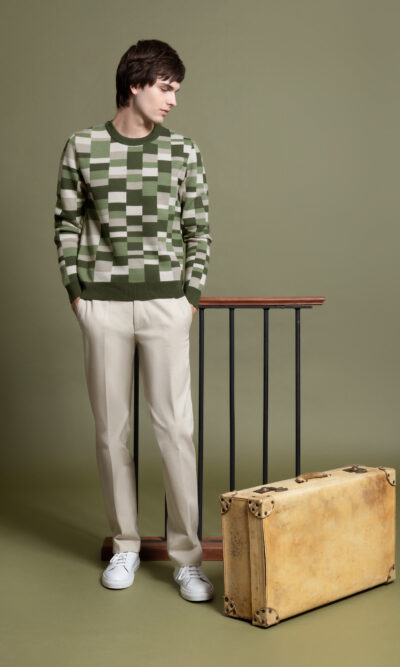 look homme Pull jacquard en laine carreaux verts, Pantalon coton beige